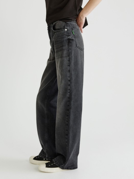 джинсы wide leg по цене 1999 руб вид справа