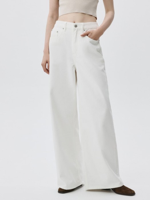 джинсы wide leg по цене 1799 руб вид справа
