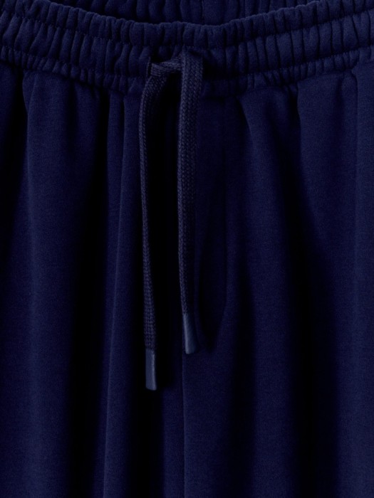 джоггеры оверсайз для мальчиков по цене 2599 руб вид справа