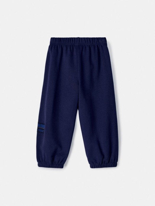 джоггеры оверсайз для мальчиков от бренда sela вид слева