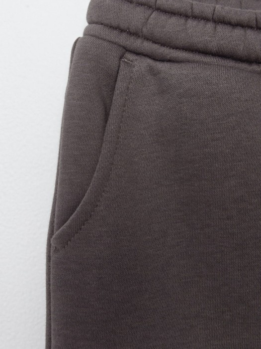 джоггеры с принтом для мальчиков из россии вид сбоку