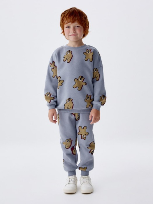 джоггеры с принтом для мальчиков от бренда sela вид слева