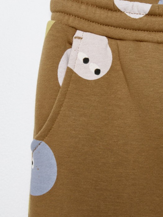 джоггеры с принтом для мальчиков из россии вид сбоку