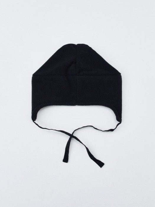 флисовая шапка с завязками для мальчиков из россии вид сбоку