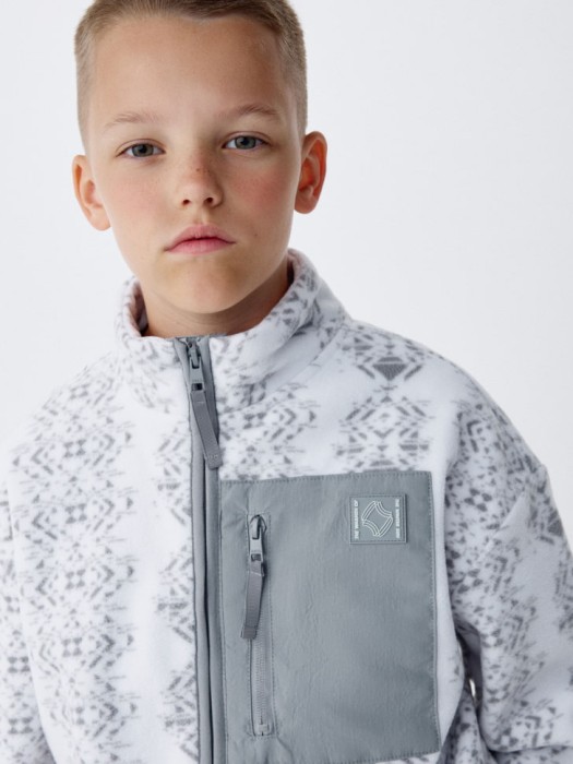 флисовая толстовка для мальчиков из льна спереди