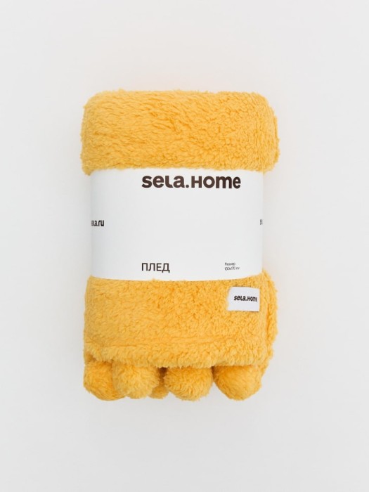 флисовый плед с помпонами детский из россии вид сбоку