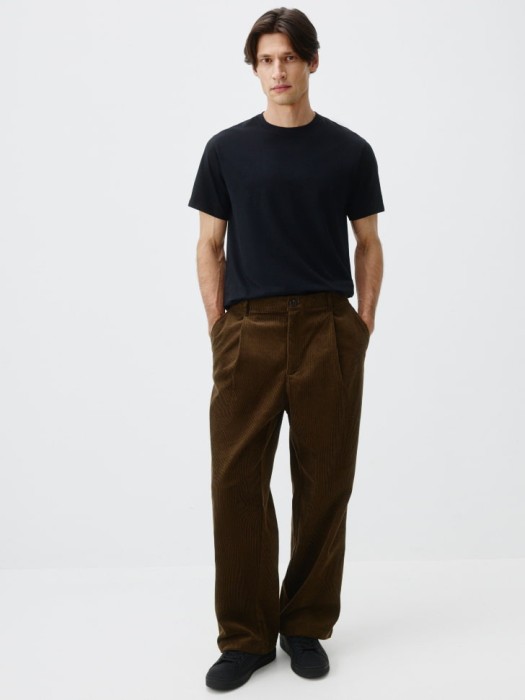 футболка adam slim fit базовая от бренда sela вид слева