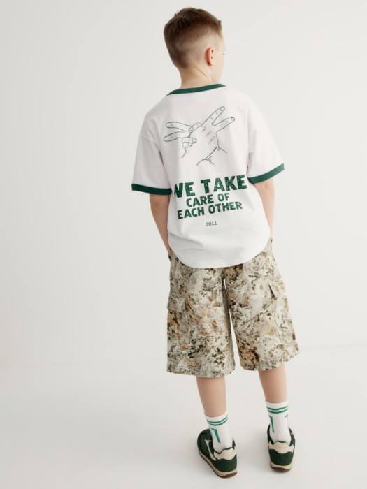 футболка для мальчиков из коллекции art people с angry brothers 11 от бренда sela вид слева