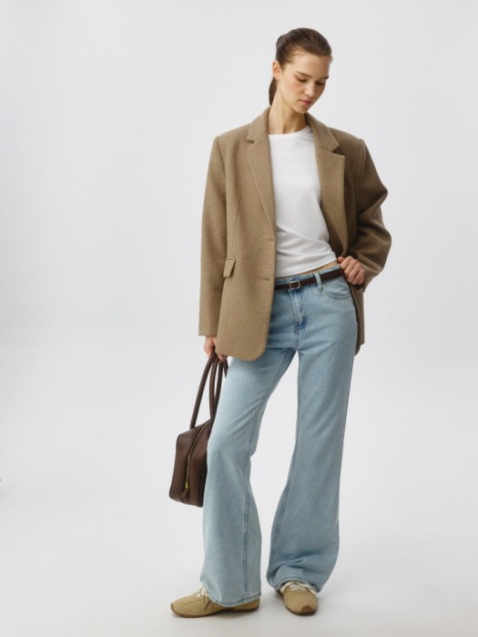 футболка eva slim fit от бренда sela вид слева