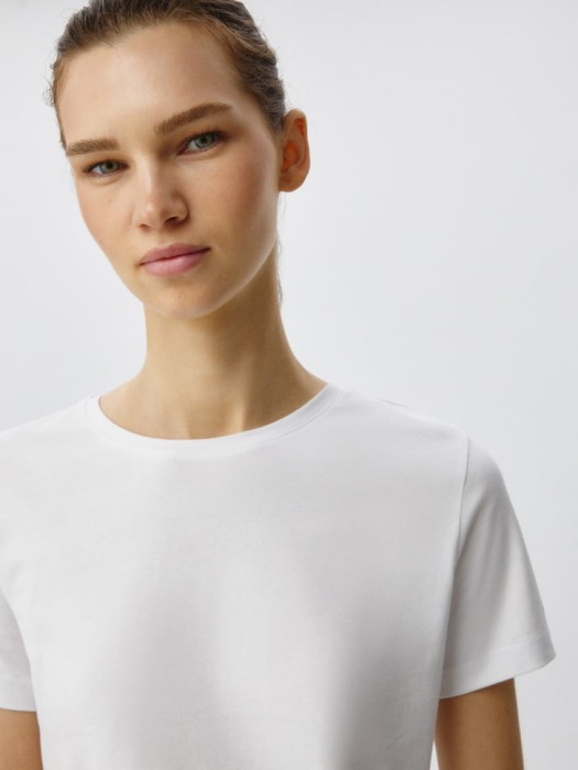 футболка eva slim fit из россии вид сбоку