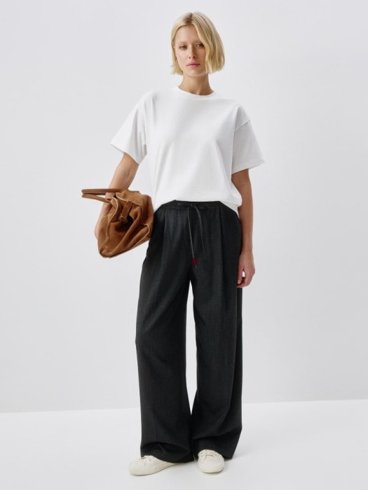 футболка kate oversize fit от бренда sela вид слева