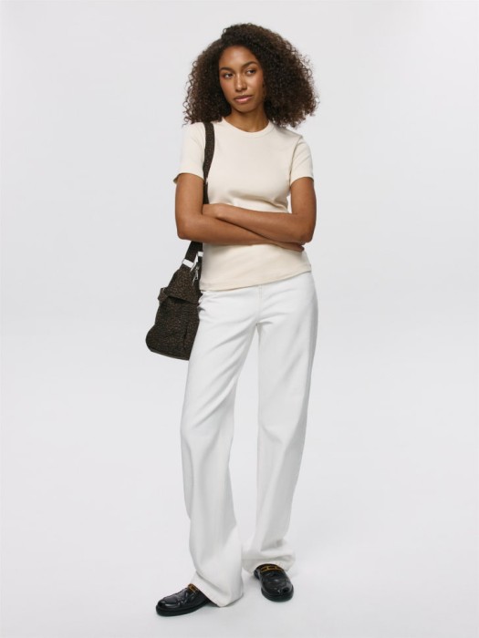 футболка kira slim fit от бренда sela вид слева