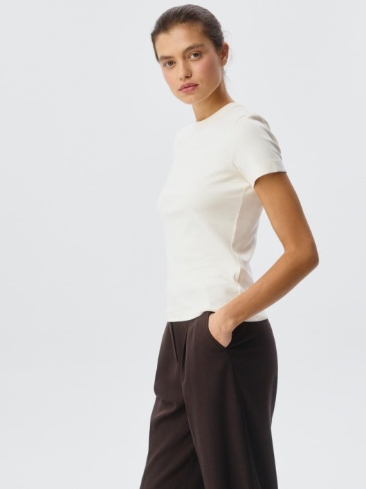 футболка kira slim fit из россии вид сбоку