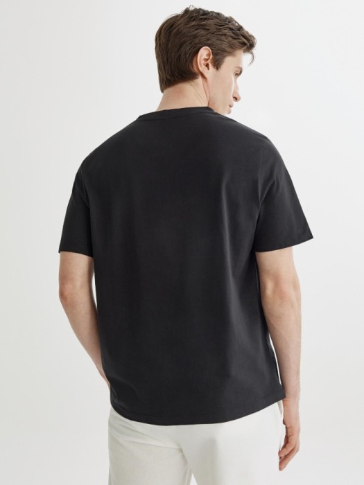 футболка марк прямого кроя по цене 999 руб вид справа