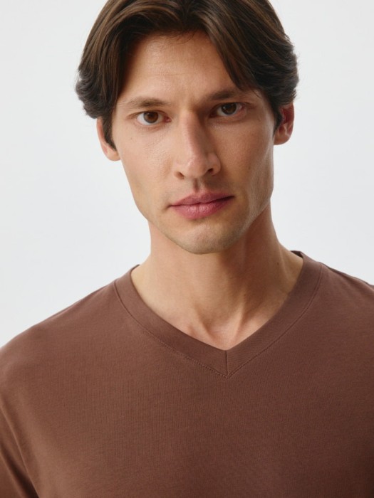 футболка mark regular fit базовая по цене 599 руб вид справа