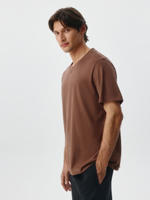 футболка mark regular fit базовая из россии вид сбоку