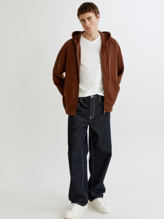 футболка mark regular fit базовая от бренда sela вид слева