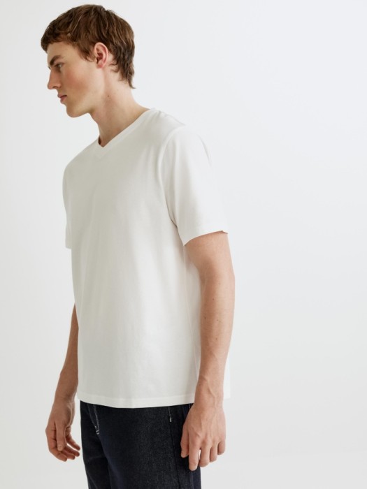 футболка mark regular fit базовая из россии вид сбоку