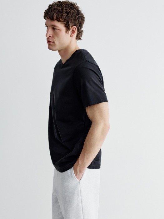 футболка mark regular fit базовая из россии вид сбоку