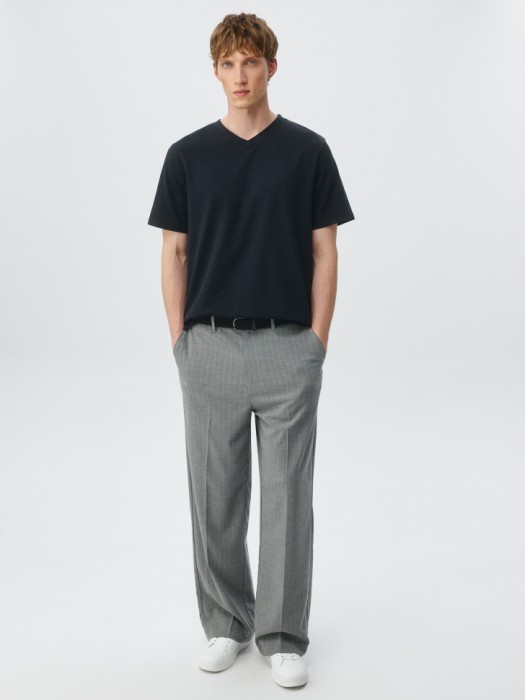 футболка mark regular fit базовая от бренда sela вид слева