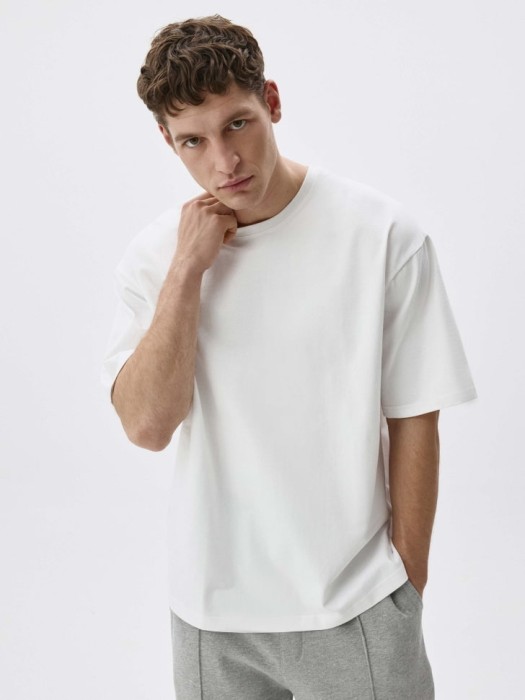 футболка max oversize fit базовая из россии вид сбоку
