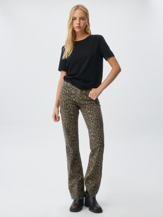 футболка мэри прямого кроя от бренда sela вид слева