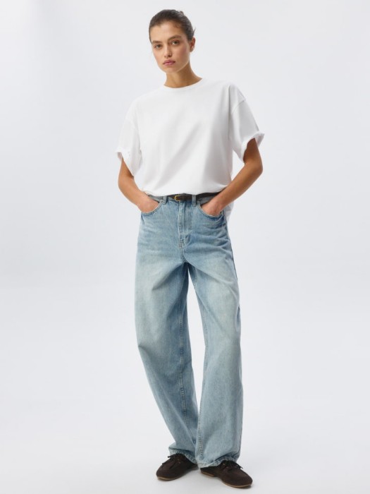 футболка мира оверсайз от бренда sela вид слева