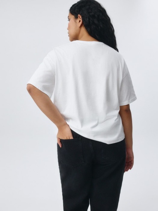 футболка mira oversize fit от бренда sela вид слева