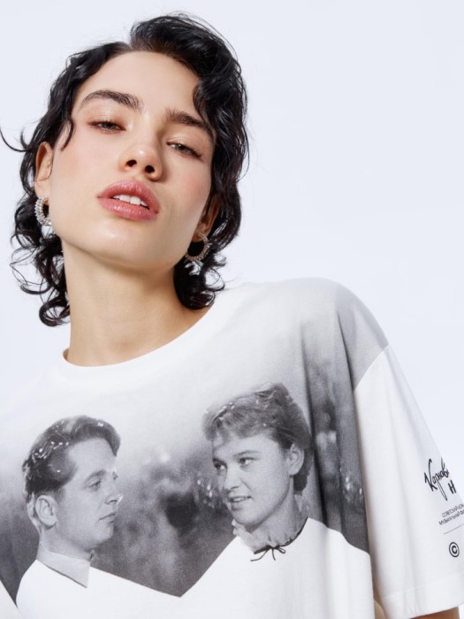 футболка оверсайз из коллекции  x мосфильм по цене 1299 руб вид справа