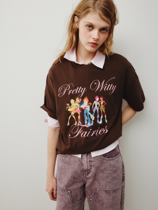 футболка оверсайз из коллекции  young × winx универсального стиля с лицевой стороны