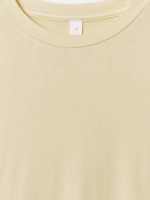 футболка оверсайз из линейки  young из вискозы спереди