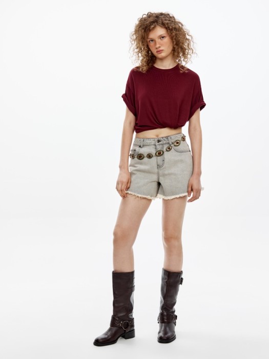 футболка оверсайз из линейки  young от бренда sela вид слева