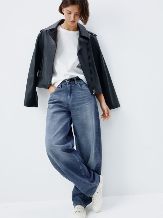 футболка оверсайз из мерсеризованного хлопка от бренда sela вид слева