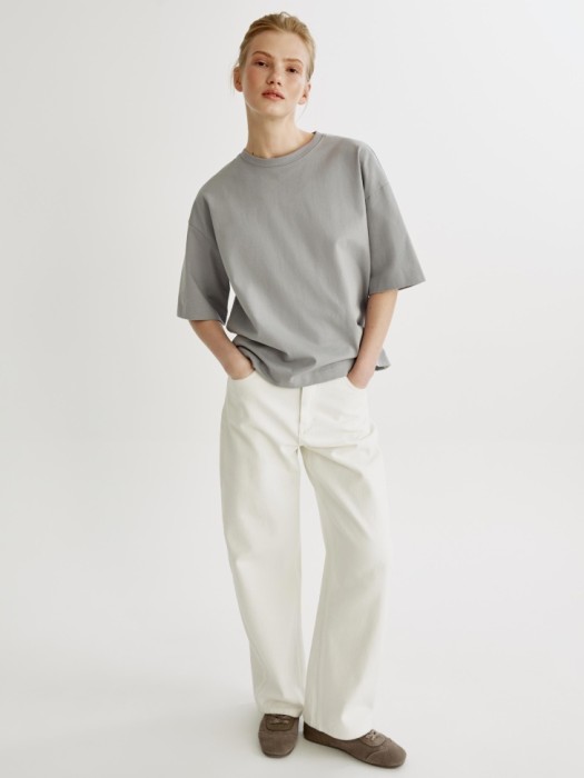 футболка оверсайз из плотного хлопка от бренда sela вид слева