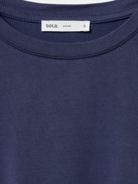 футболка оверсайз из смесовой вискозы от бренда sela вид слева