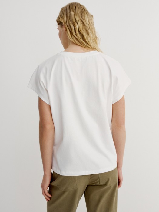 футболка оверсайз с коротким рукавом по цене 999 руб вид справа