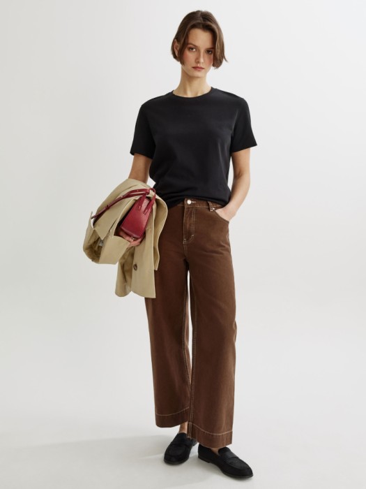 футболка оверсайз с отстрочками от бренда sela вид слева