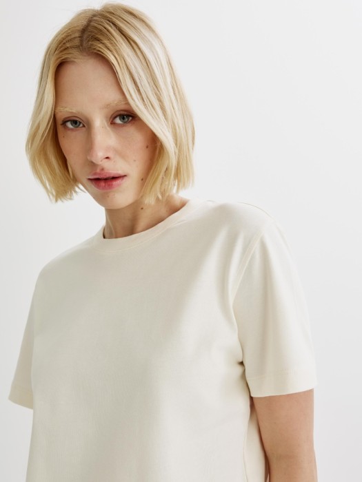 футболка оверсайз с отстрочками из россии вид сбоку