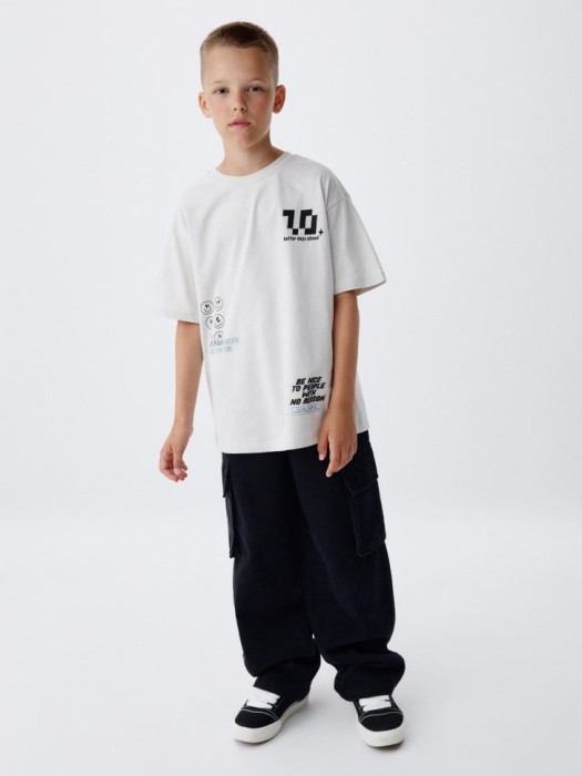 футболка оверсайз с принтом детская из коллекции  archive от бренда sela вид слева