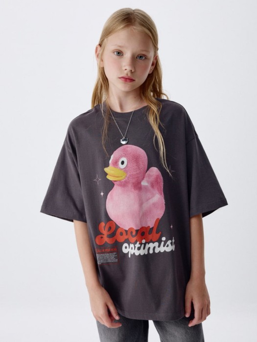 футболка оверсайз с принтом для девочек из коллекции  archive 4680798366135 фотография