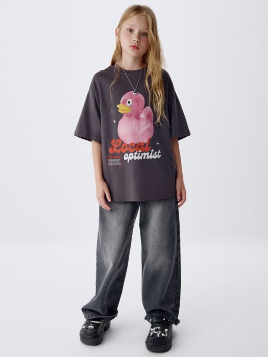 футболка оверсайз с принтом для девочек из коллекции  archive от бренда sela вид слева