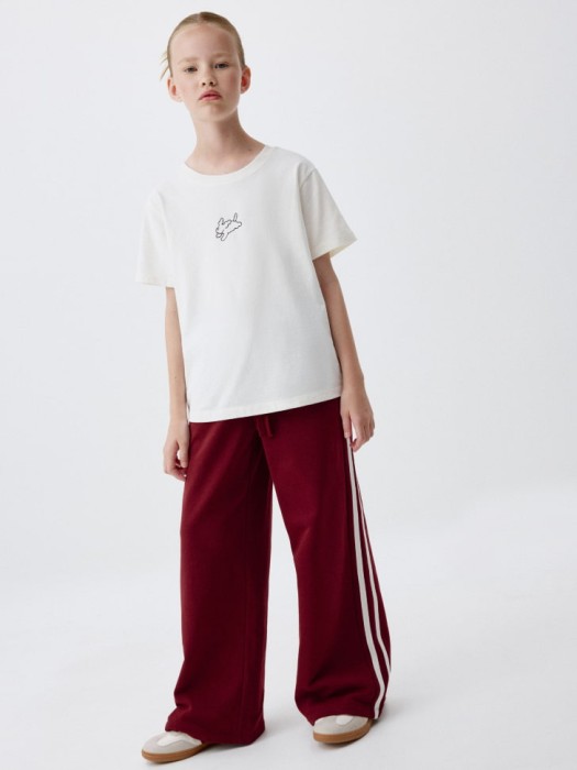 футболка оверсайз с принтом для девочек из коллекции  archive от бренда sela вид слева