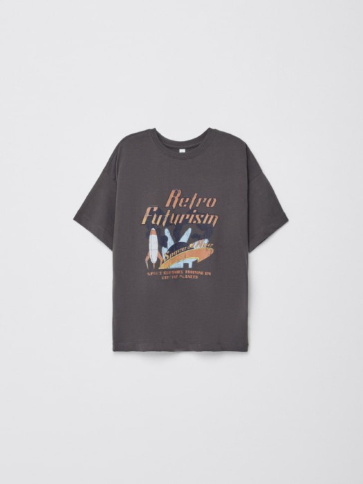 футболка оверсайз с принтом для девочек по цене 699 руб вид справа