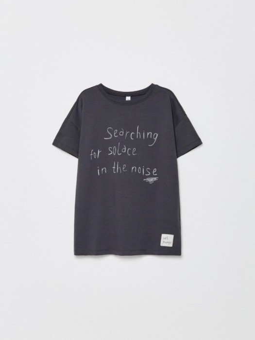 футболка оверсайз с принтом для девочек по цене 499 руб вид справа