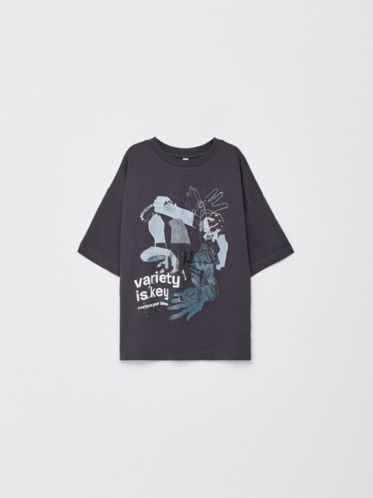 футболка оверсайз с принтом для девочек по цене 499 руб вид справа