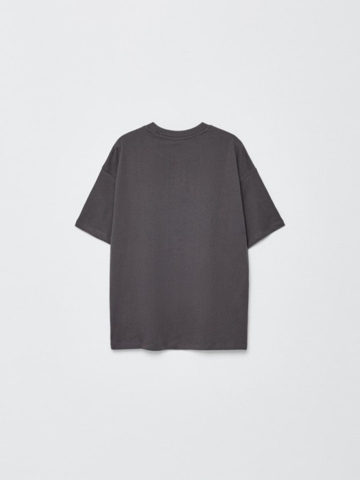 футболка оверсайз с принтом для девочек по цене 899 руб вид справа