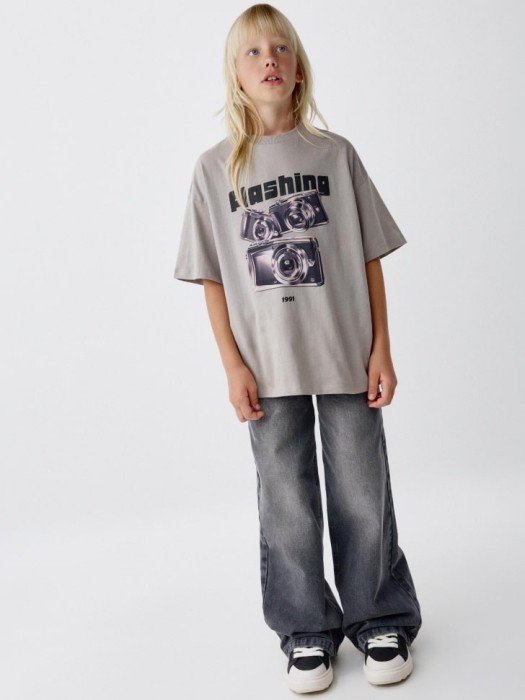 футболка оверсайз с принтом для девочек от бренда sela вид слева