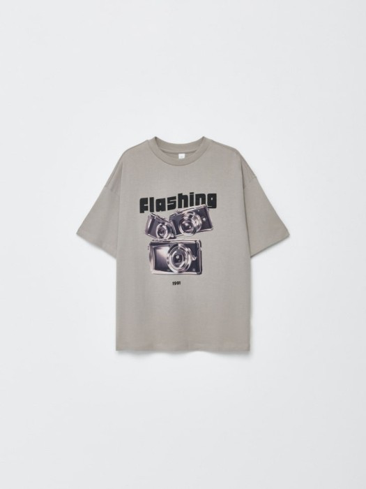 футболка оверсайз с принтом для девочек по цене 899 руб вид справа