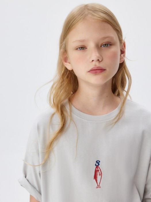 футболка оверсайз с принтом для девочек из россии вид сбоку