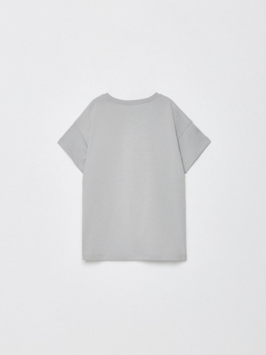 футболка оверсайз с принтом для девочек по цене 599 руб вид справа